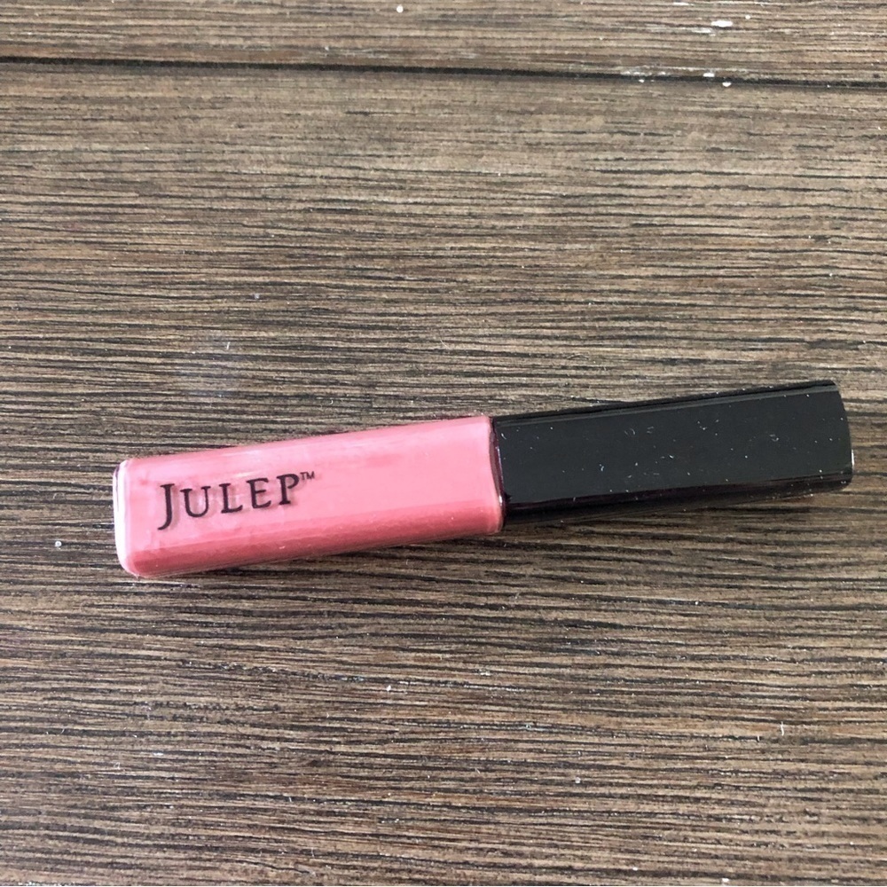 Julep Lip Gloss in color: Charming
